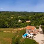 Rustic Krug With Panorama View In Buje Villa *