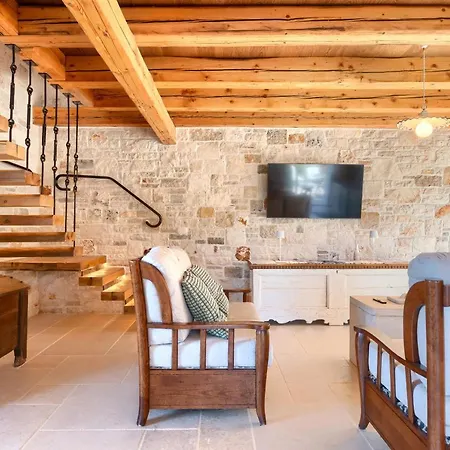 Rustic Krug With Panorama View In Buje Vila