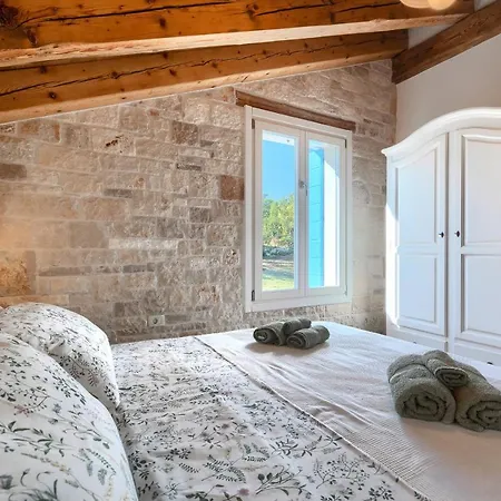 Vila Rustic Krug With Panorama View In Buje *