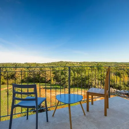 Rustic Krug With Panorama View In Buje *