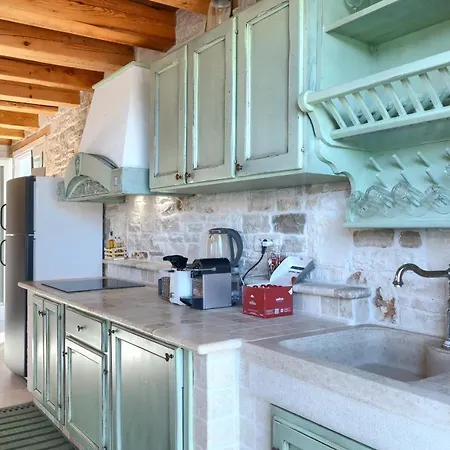 Rustic Krug With Panorama View In Buje *