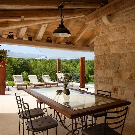 Rustic Krug With Panorama View In Buje *