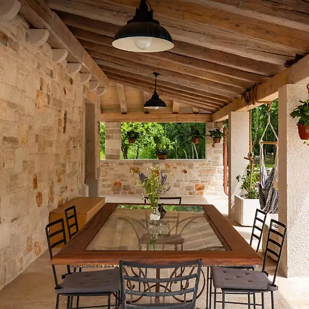 Rustic Krug With Panorama View In Buje Vila *