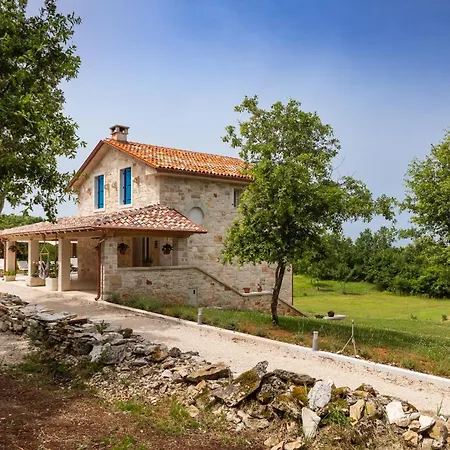 Rustic Krug With Panorama View In Buje Vila Bibali