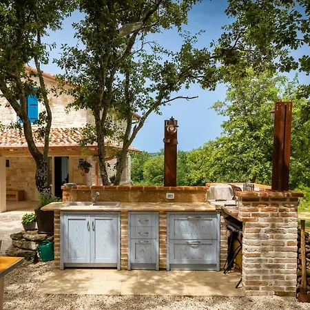 Rustic Krug With Panorama View In Buje * Bibali