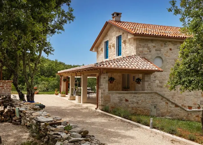 Rustic Krug With Panorama View In Buje