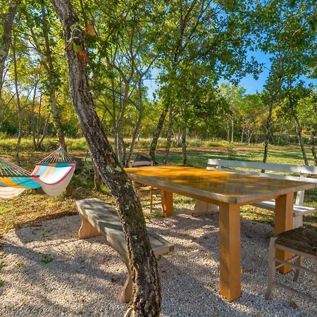 Rustic Krug With Panorama View In Buje فيلة Bibali