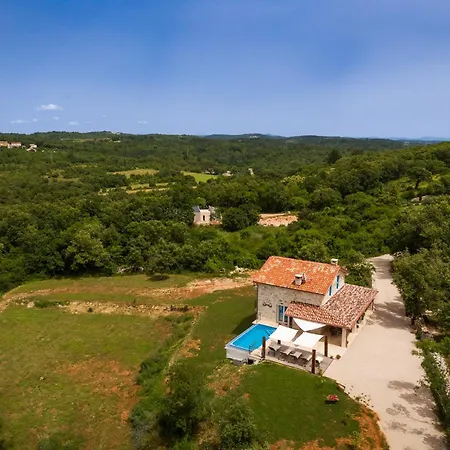 Rustic Krug With Panorama View In Buje فيلة Bibali
