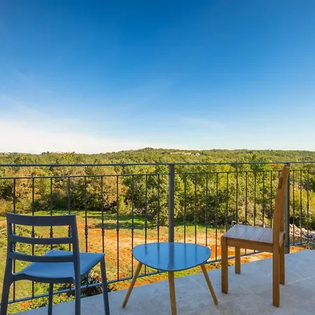 Rustic Krug With Panorama View In Buje Villa