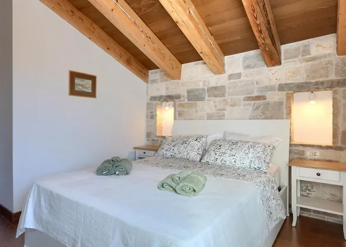 Villa Rustic Krug With Panorama View In Buje *