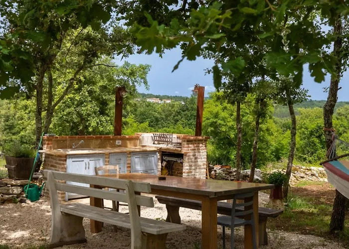 Rustic Krug With Panorama View In Buje Villa